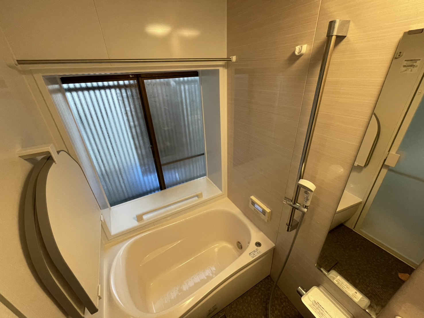 バス・シャワールーム　浴室乾燥機・追い炊き機能有り