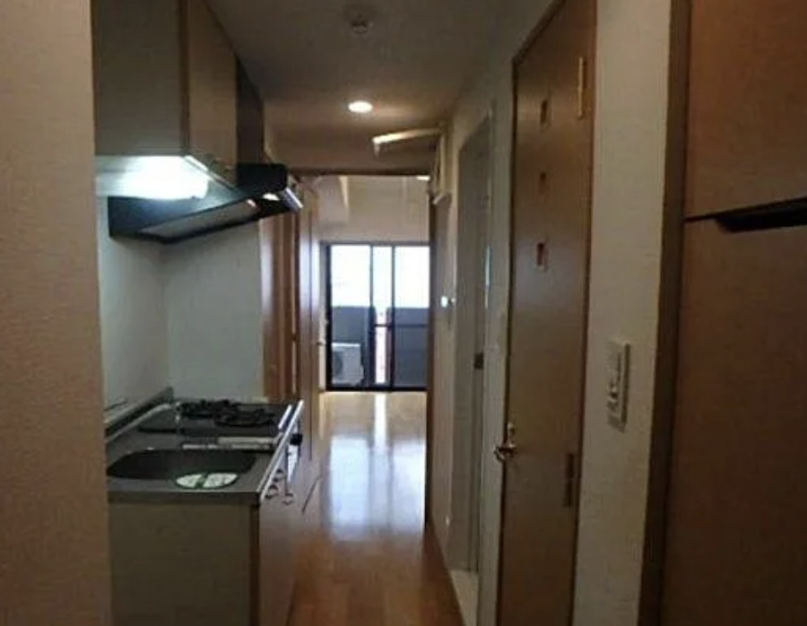 玄関　※反転タイプの写真を使用しています。