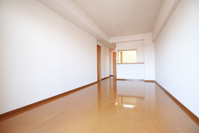 居室・リビング　【ＬＤＫ１２帖】　対面キッチン付きリビング★（別室参考写真）