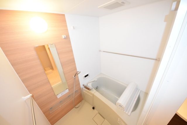 バス・シャワールーム　追い焚き機能付きバス