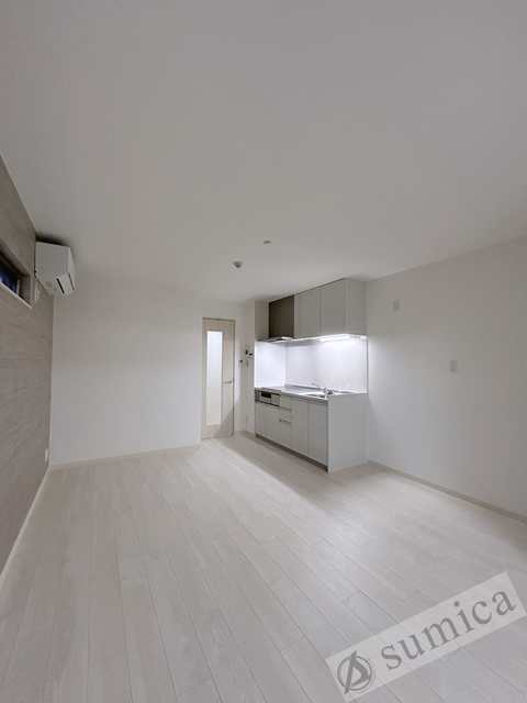 居室・リビング　ホワイトベースで明るい内装♪