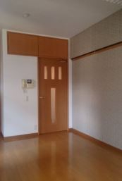 その他部屋・スペース　落ち着いた色調の寝室です