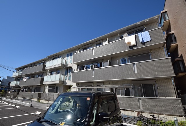 建物外観　～カッコイイ外観ですね～
