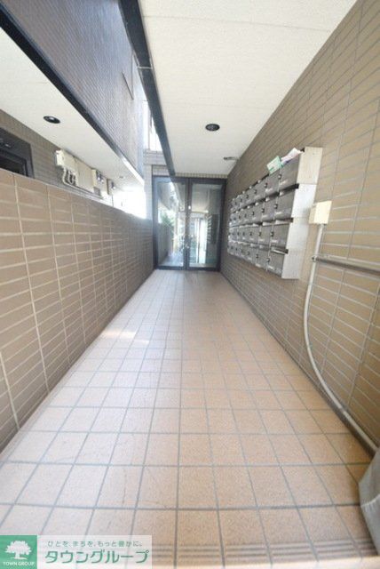 エントランス　★広々としたエントランスです★