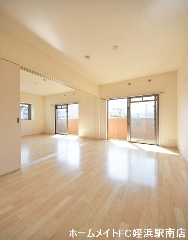 その他　★窓も多く明るい室内♪★