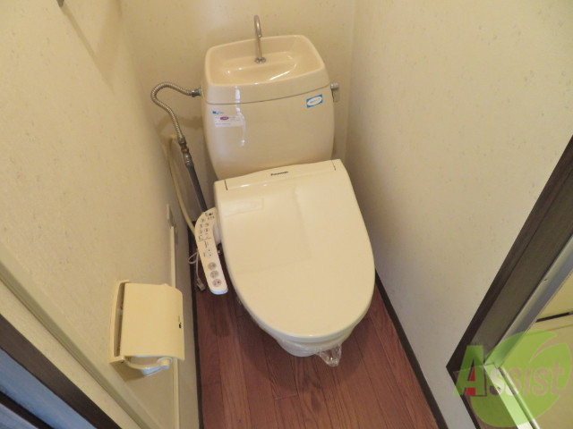 トイレ　こちらがトイレです。ウォシュレット付きは嬉しいです
