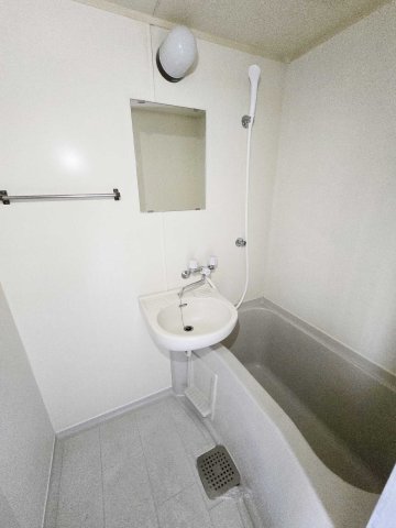 バス・シャワールーム　ゆったり過ごせるお風呂です