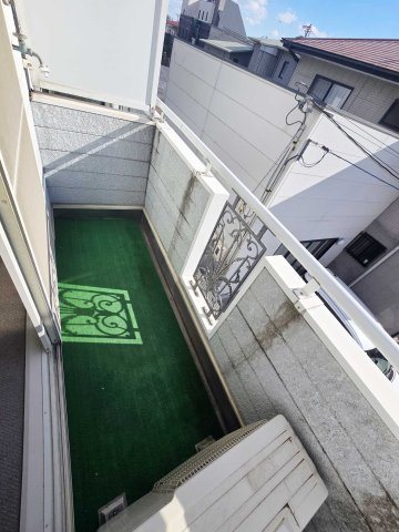 バルコニー　外からの目が気にならないバルコニーで洗濯物が干せます