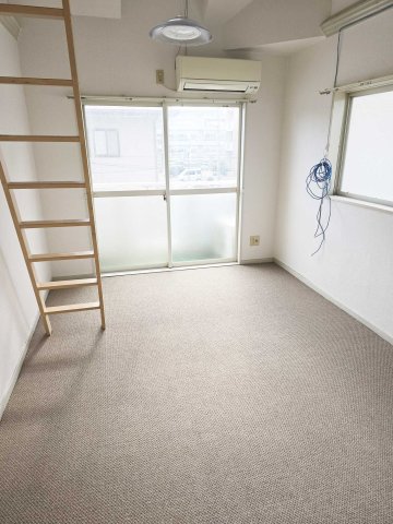 居室・リビング　ゆったりとした居間です