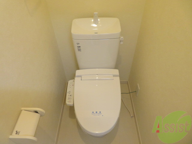 トイレ　ウォシュレット機能がついたトイレです。安心して使用できます