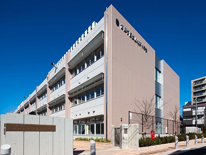 小学校　世田谷区立上北沢小学校（小学校）まで340m