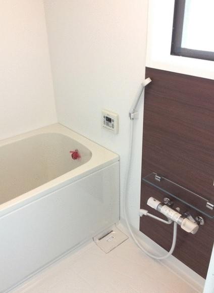 バス・シャワールーム　同タイプ別部屋の写真です。