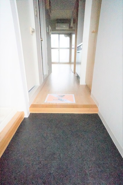 玄関　参考写真（同建物別部屋のものです）