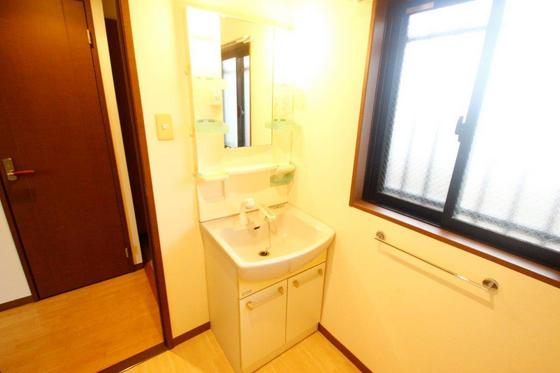 洗面設備　※別部屋の写真です
