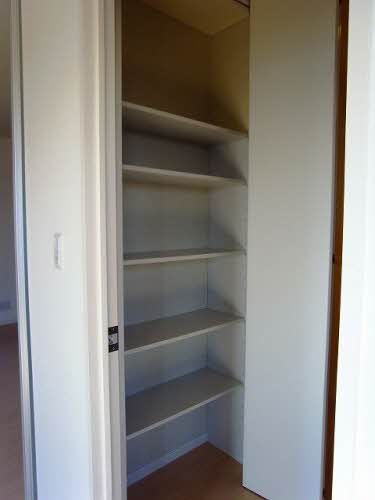 収納　２階廊下収納（内部）