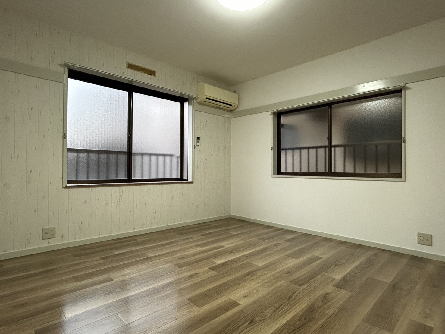 居室・リビング　角部屋なので2面採光♪