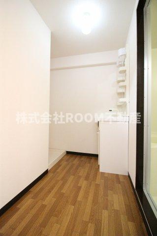 洗面設備　明るい洗面所です