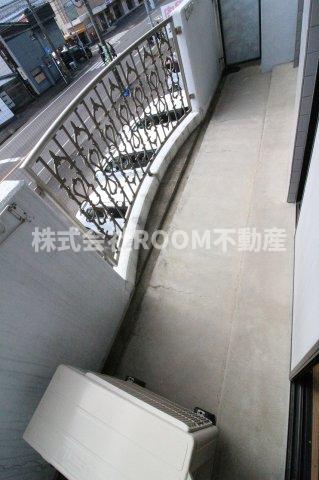 バルコニー　外からの目が気にならないバルコニーで洗濯物が干せます