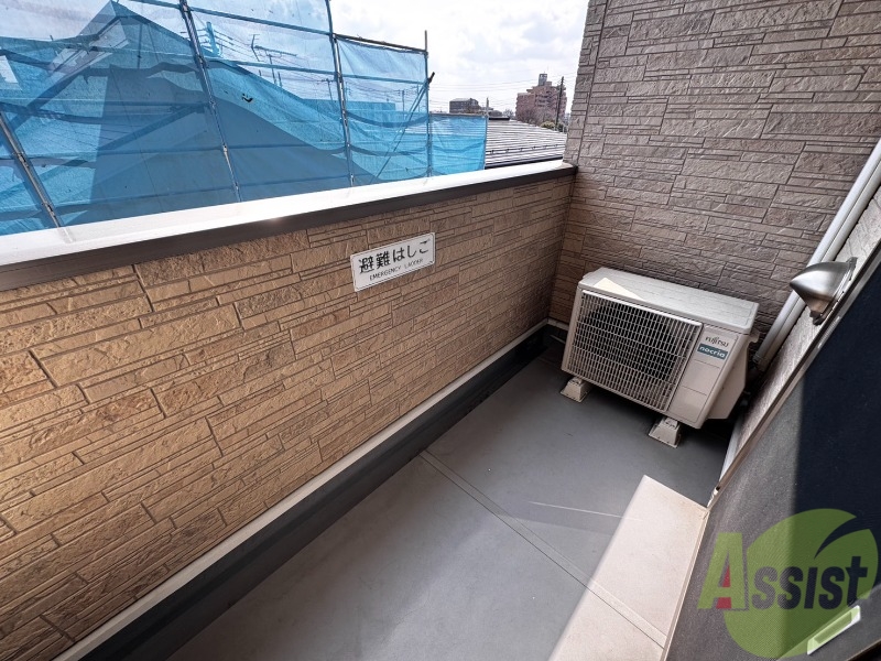 バルコニー　こちらはバルコニーです。洗濯物が沢山干せますね。