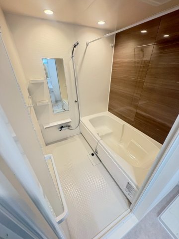 バス・シャワールーム　※同タイプ写真になります