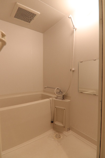 バス・シャワールーム　※別室の参考写真の為、現況優先です。