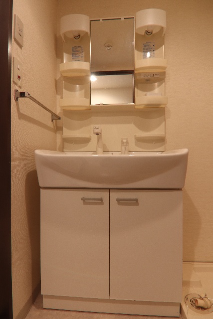 洗面設備　※別室の参考写真の為、現況優先です。