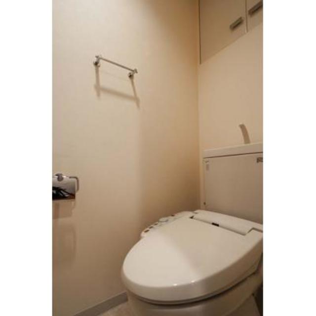 トイレ　※写真は同タイプ住戸です。