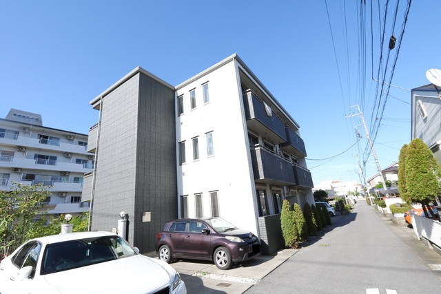 建物外観　☆近隣にコンビニがありお買い物に便利☆