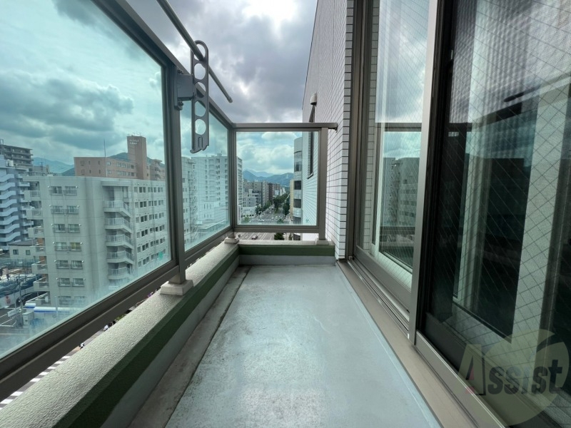 バルコニー　バルコニーです。洗濯物を干したり一息ついたりできますね！