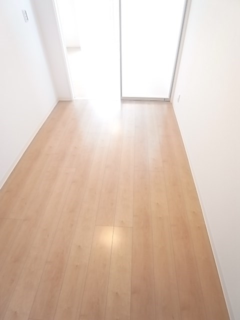 その他部屋・スペース　開放的な寝室です