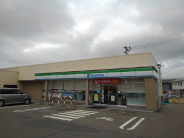 コンビニ　ファミリーマート とっぱら店（コンビニ）まで650m