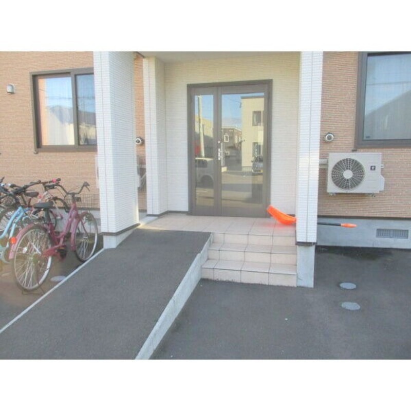 エントランス　エントランス部分です！