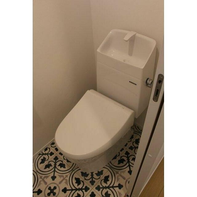 トイレ　※同仕様写真含む