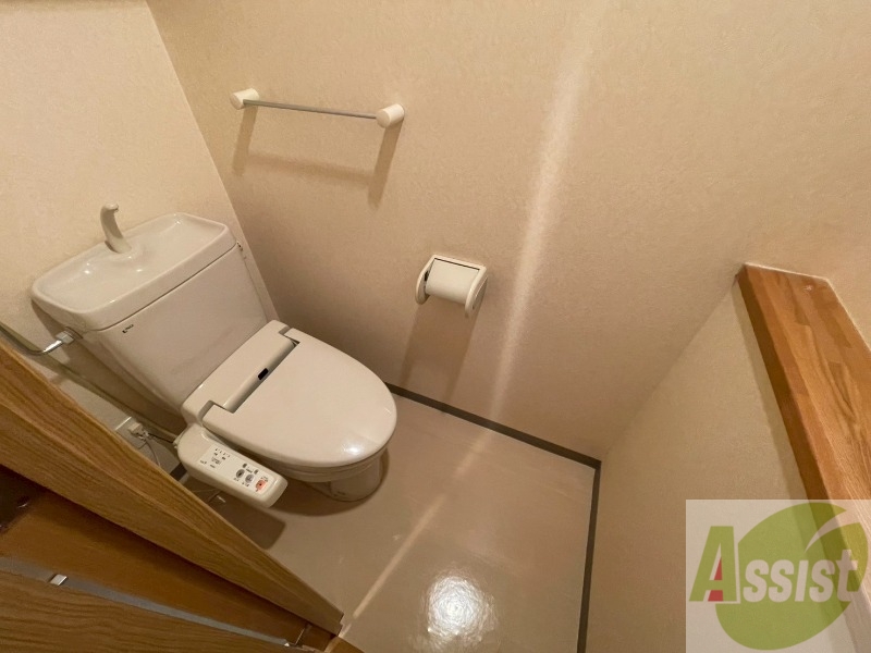 トイレ　トイレです。ウォシュレット付を探している方、おすすめです。