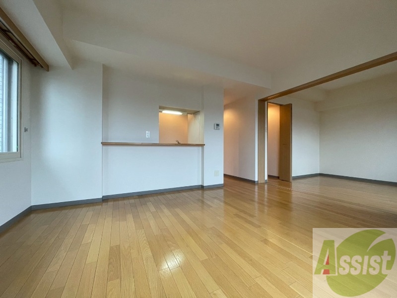 居室・リビング　広くてキレイなお部屋が広がっていて、充実した生活が送れそう。