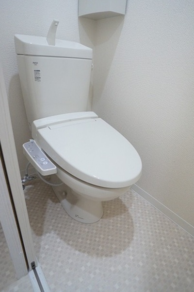 トイレ　「b’CASA横浜吉野町」