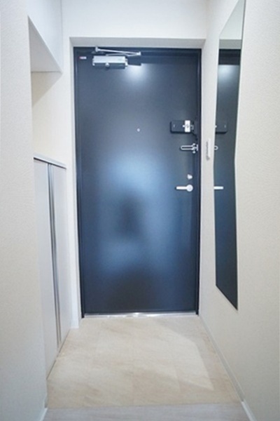 玄関　「b’CASA横浜吉野町」