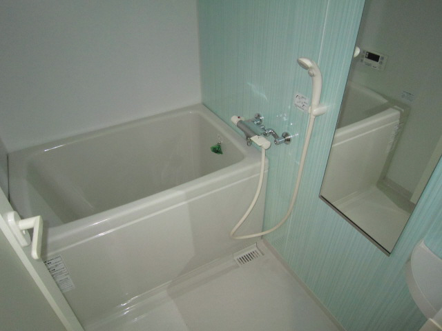 バス・シャワールーム　落ち着いた空間のお風呂です