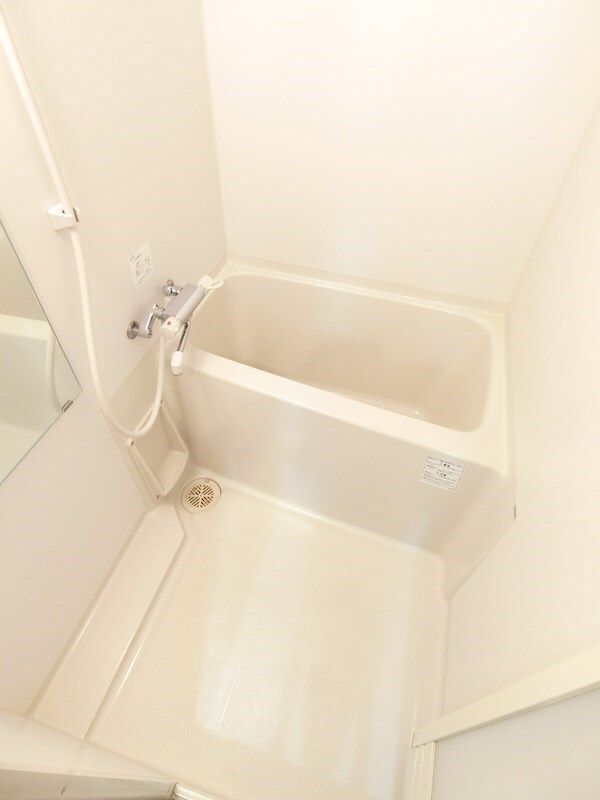 バス・シャワールーム　同物件別部屋参考写真です。