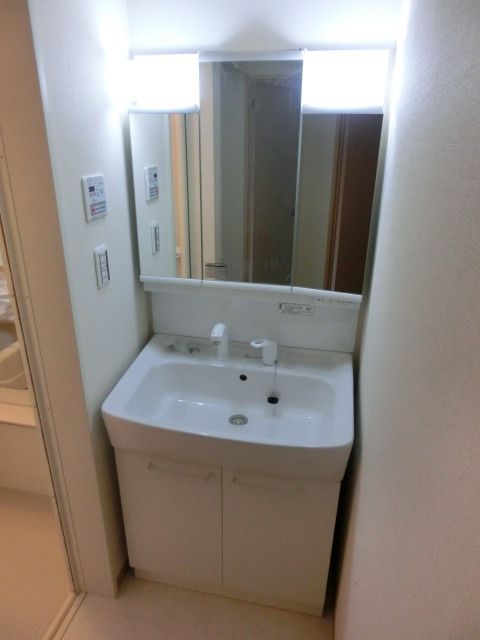 洗面設備　別部屋参照　現状優先