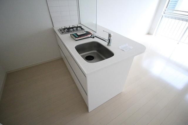 キッチン　同じタウプの別部屋写真