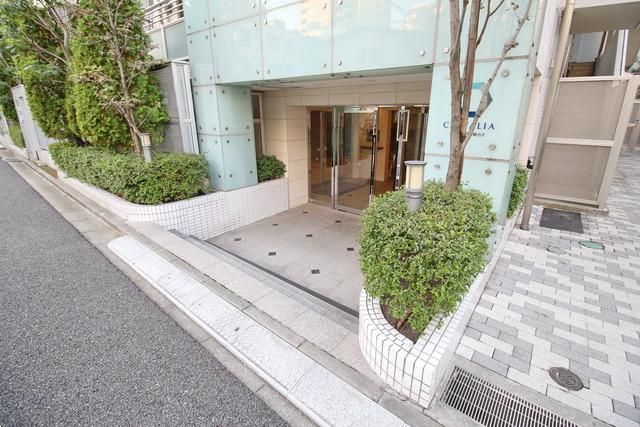 エントランス　☆正面玄関☆