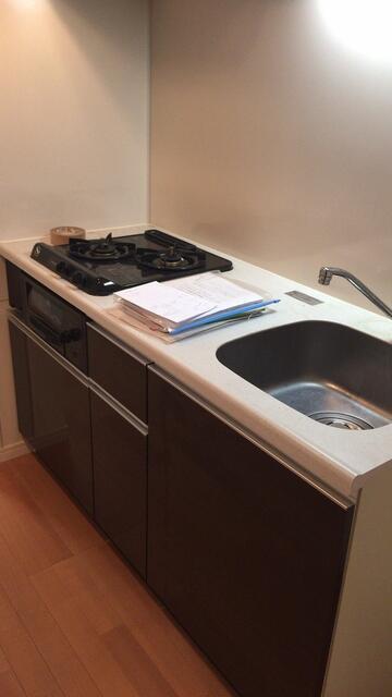 キッチン　コンパクトなキッチンで掃除もラクラク