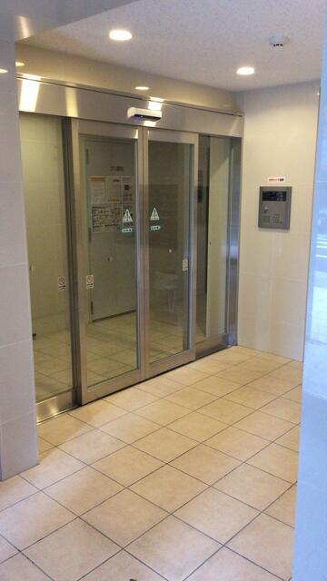 エントランス　清潔なエントランスです