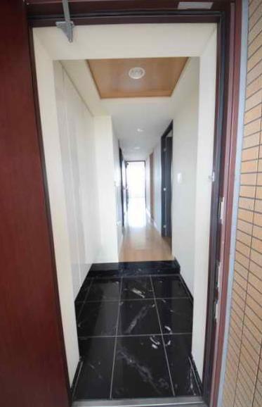 玄関　落ち着いた玄関です