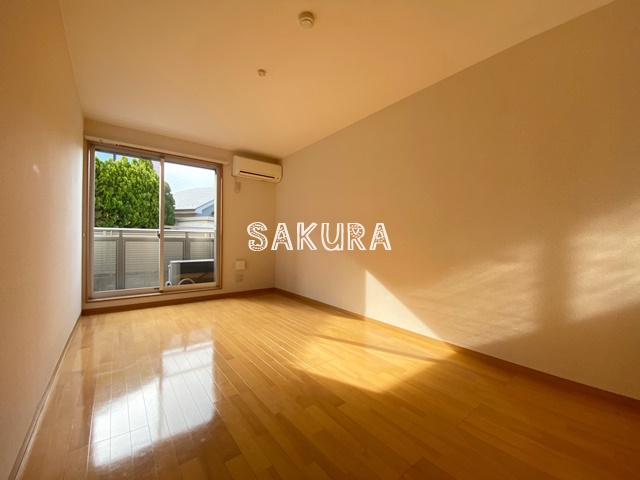 居室・リビング　使いやすい形の為、レイアウトを楽しめます♪