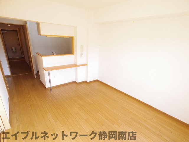 居室・リビング　使いやすい居間です