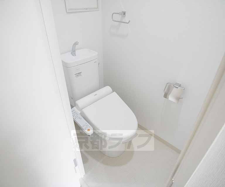 トイレ　ウォシュレット付きですよ。