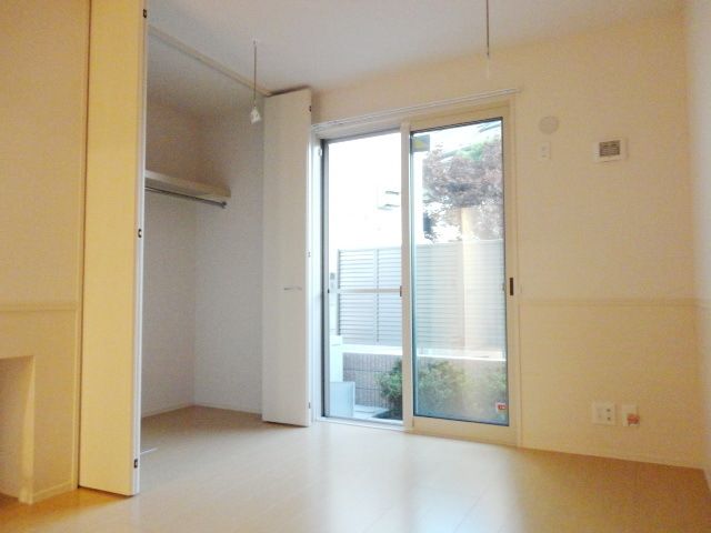 居室・リビング　★洋室６帖★