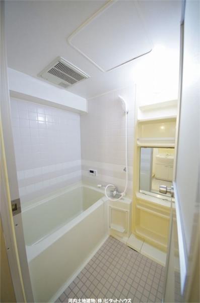 バス・シャワールーム　追い焚き付き※リノベーション前の画像です。